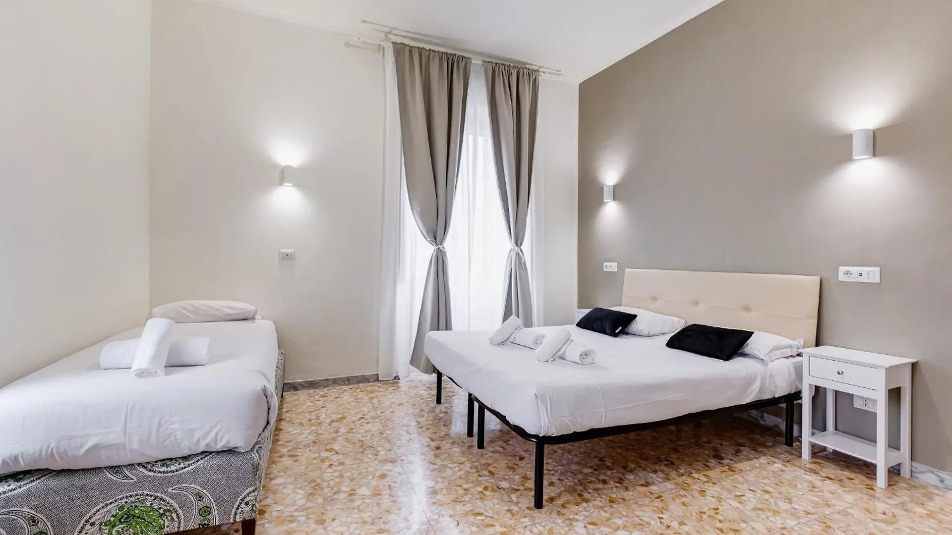 Vivilo Collection - San Vito View Apartment - 3 Bdr 2 Baths Rom