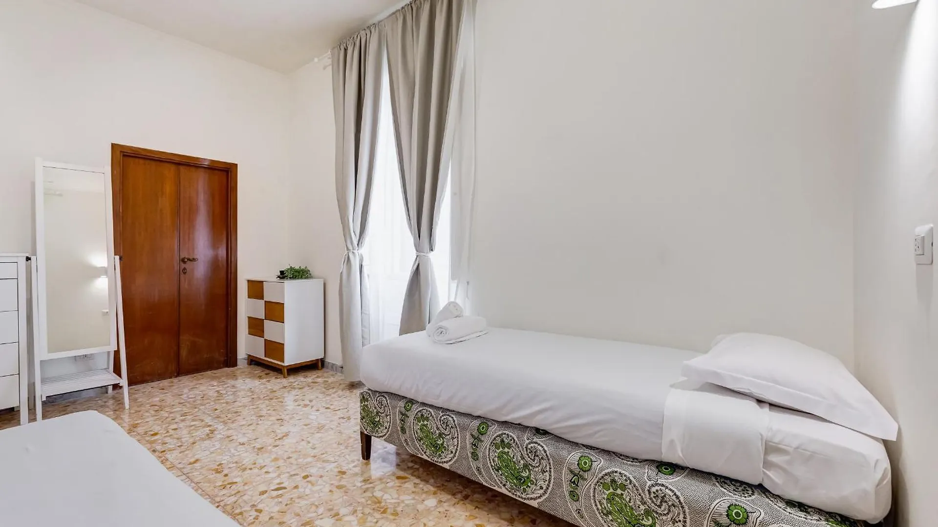 Vivilo Collection - San Vito View Apartment - 3 Bdr 2 Baths Rome
