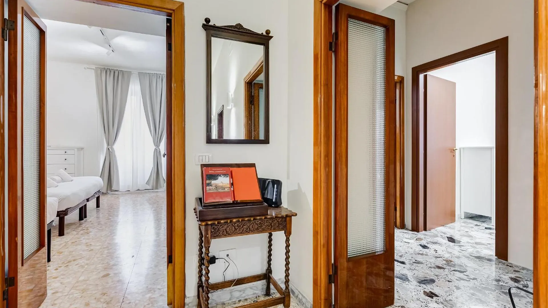 Vivilo Collection - San Vito View Apartment - 3 Bdr 2 Baths Rome Italy