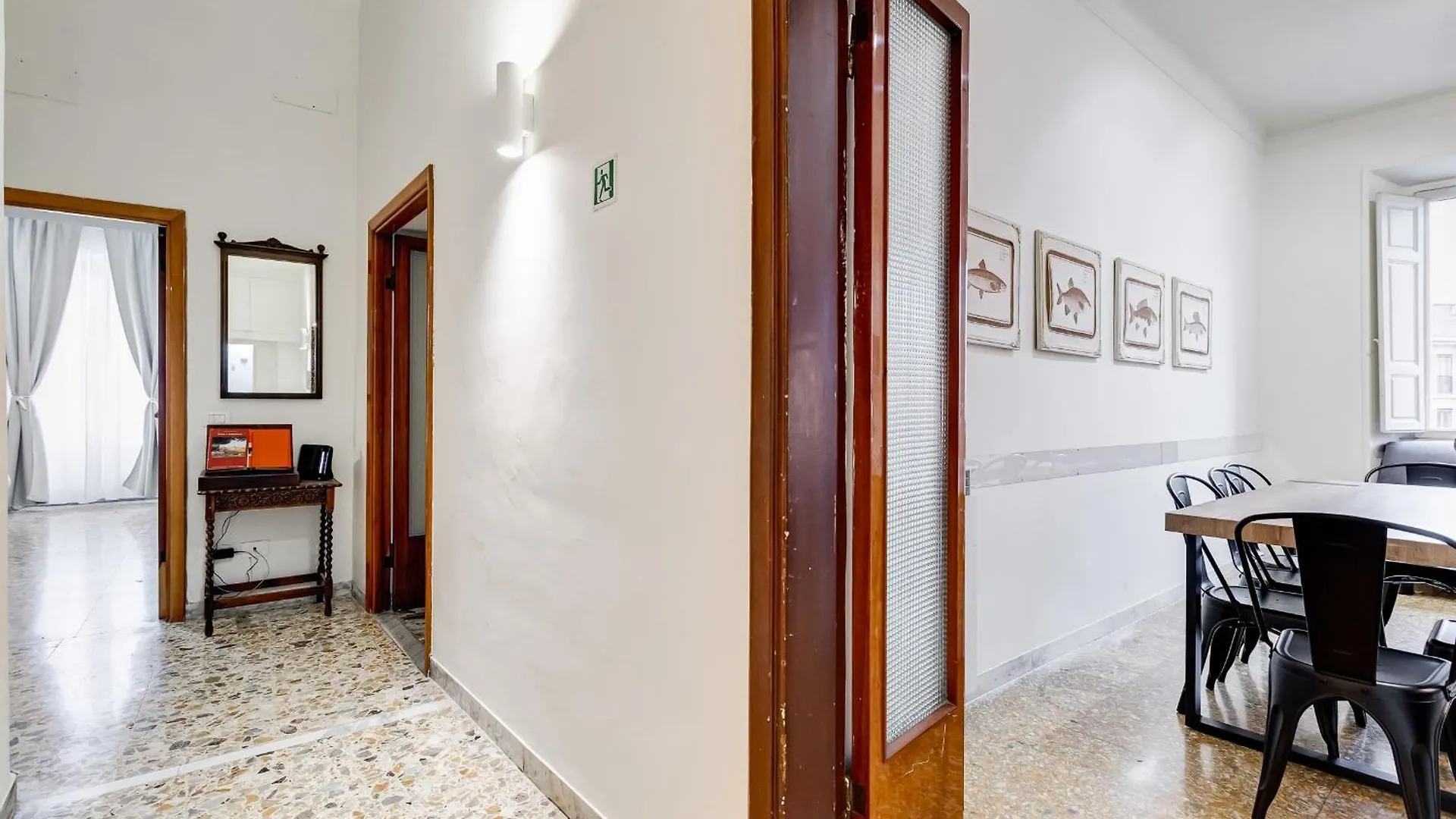 Vivilo Collection - San Vito View Apartment - 3 Bdr 2 Baths Rome