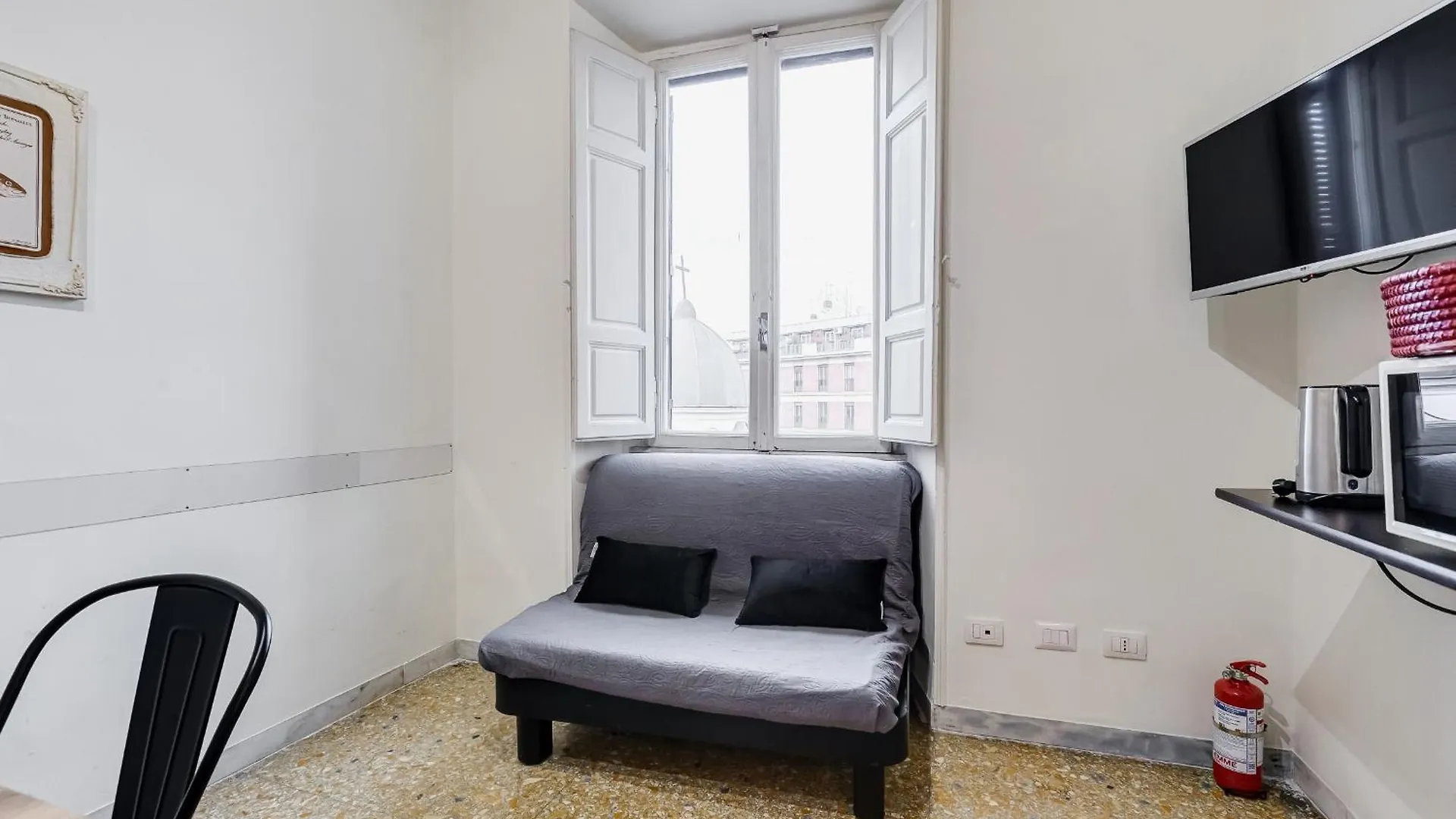 Vivilo Collection - San Vito View Apartment - 3 Bdr 2 Baths Rome 0*,
