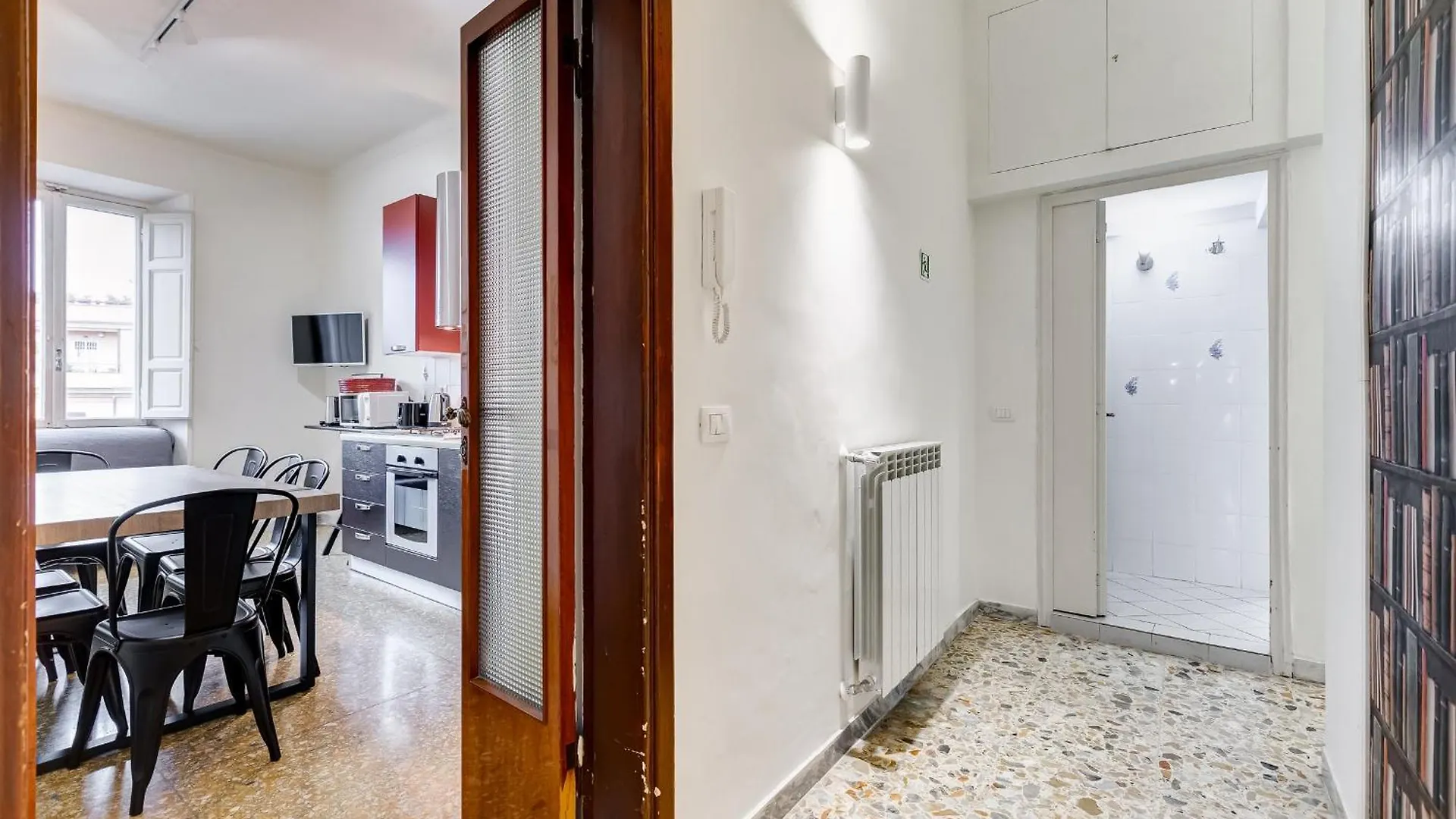 Vivilo Collection - San Vito View Apartment - 3 Bdr 2 Baths Rome