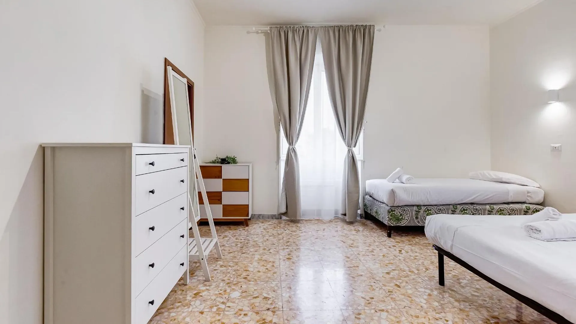 Vivilo Collection - San Vito View Apartment - 3 Bdr 2 Baths Rome
