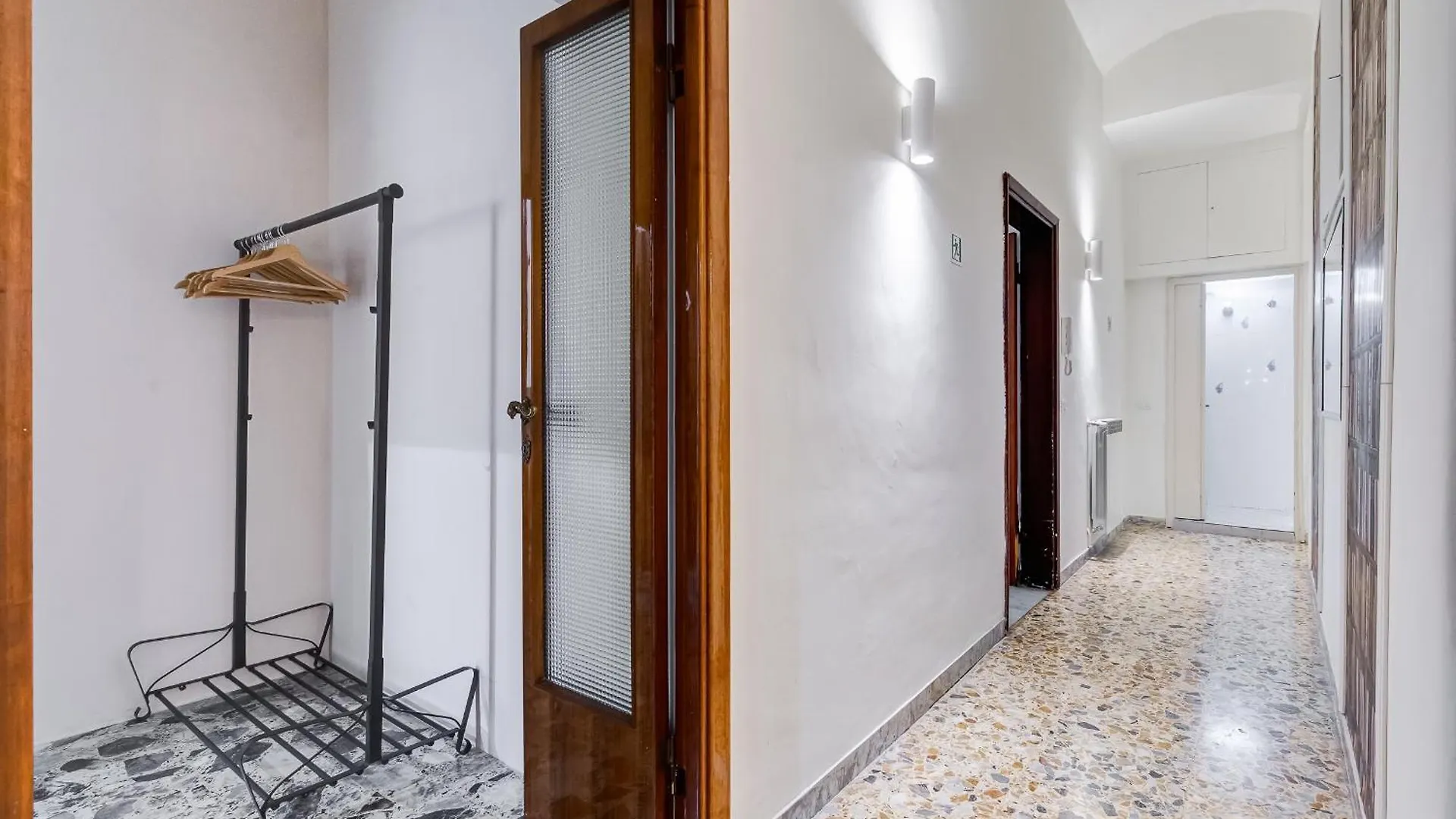 Vivilo Collection - San Vito View Apartment - 3 Bdr 2 Baths Rome