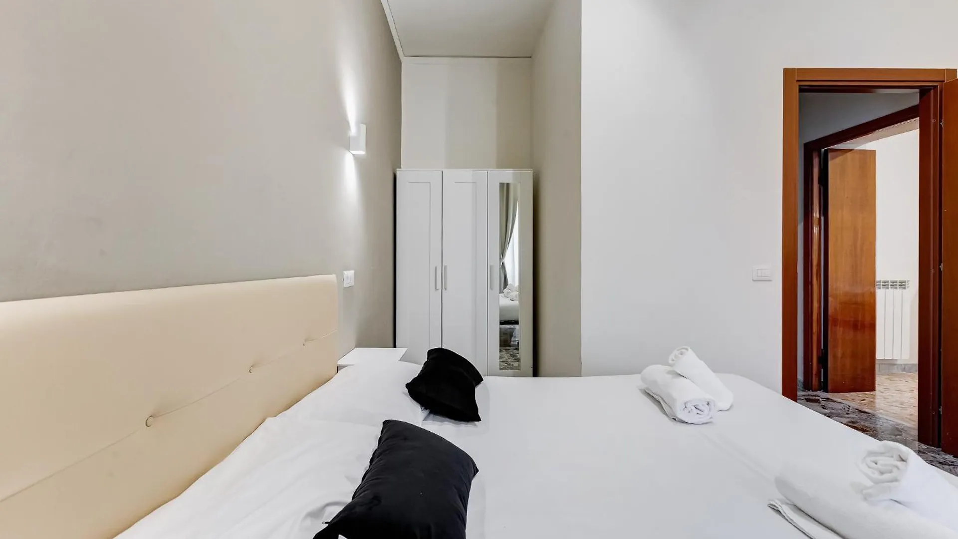 Vivilo Collection - San Vito View Apartment - 3 Bdr 2 Baths Rome Italy