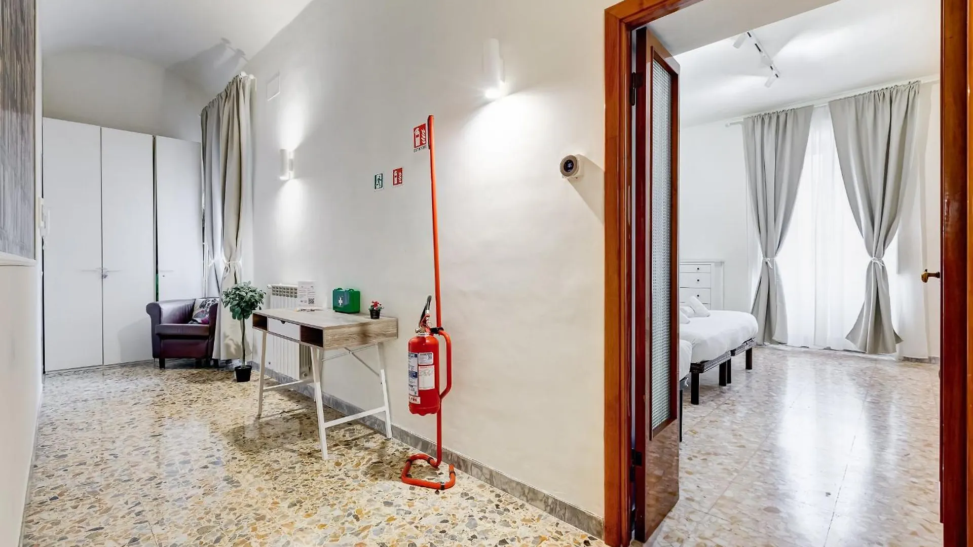 Vivilo Collection - San Vito View Apartment - 3 Bdr 2 Baths Rome