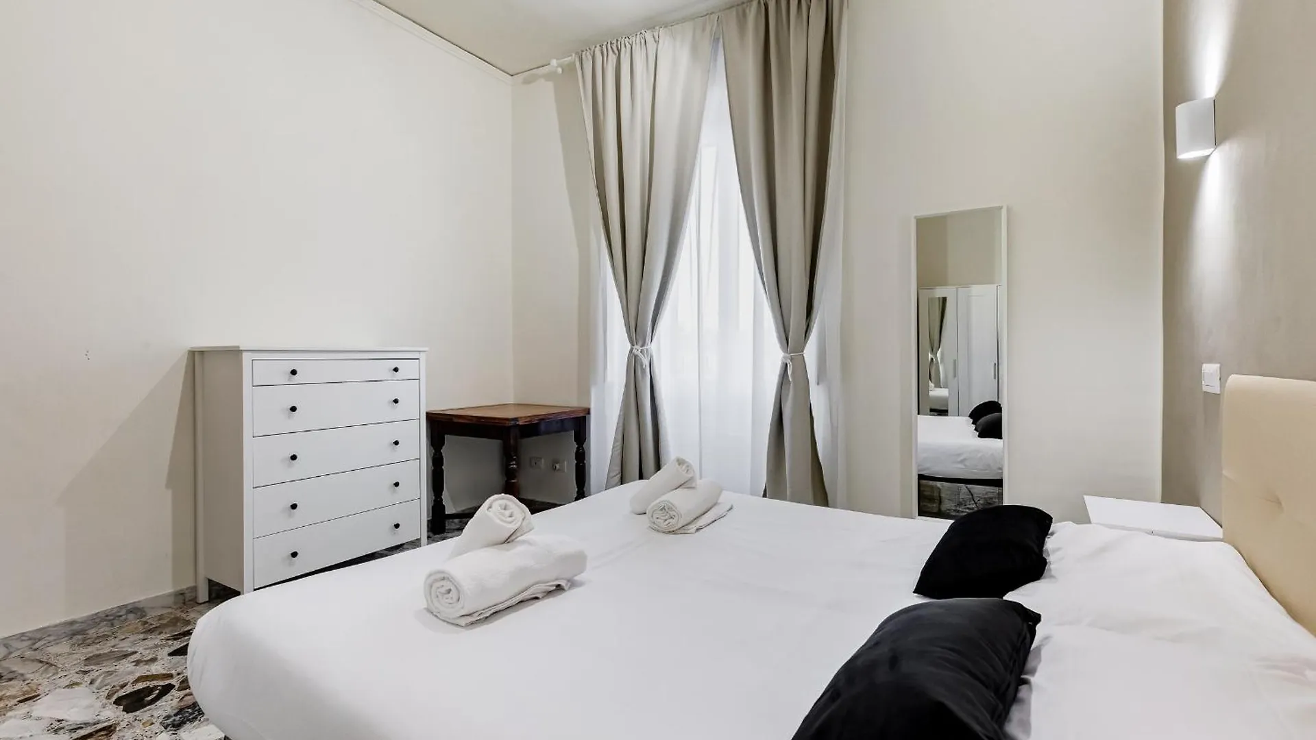 Vivilo Collection - San Vito View Apartment - 3 Bdr 2 Baths Rome