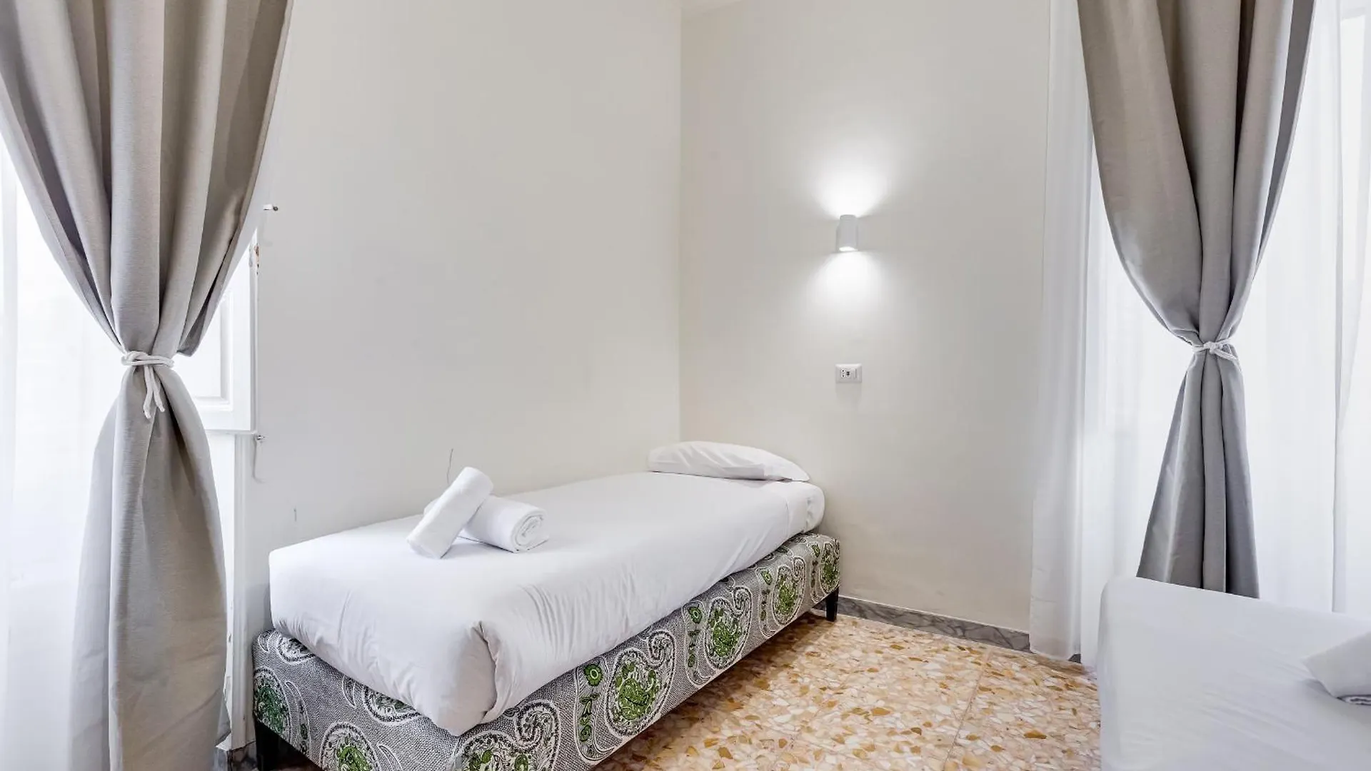 Vivilo Collection - San Vito View Apartment - 3 Bdr 2 Baths Rome