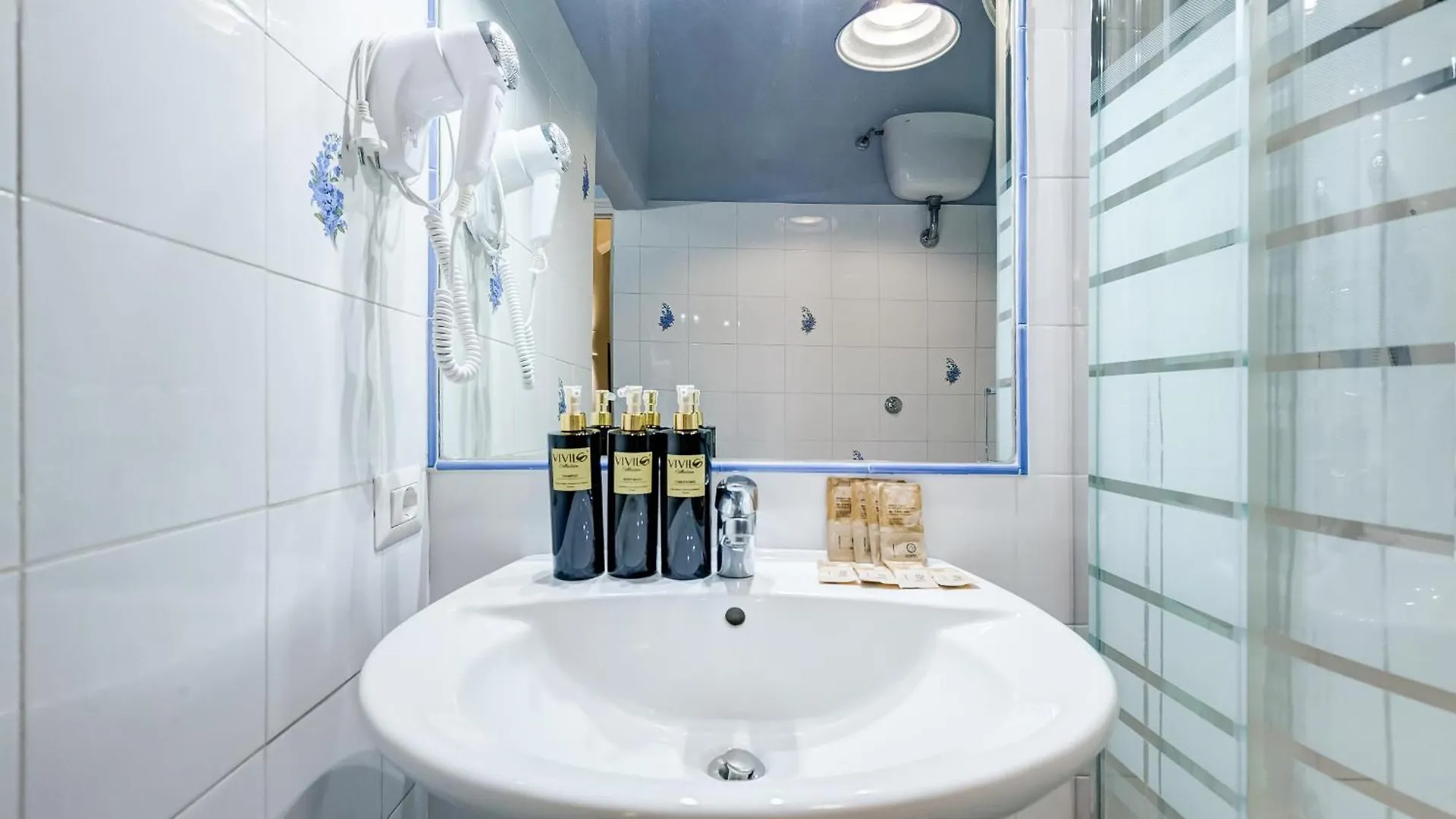 Vivilo Collection - San Vito View Apartment - 3 Bdr 2 Baths Rome Italy