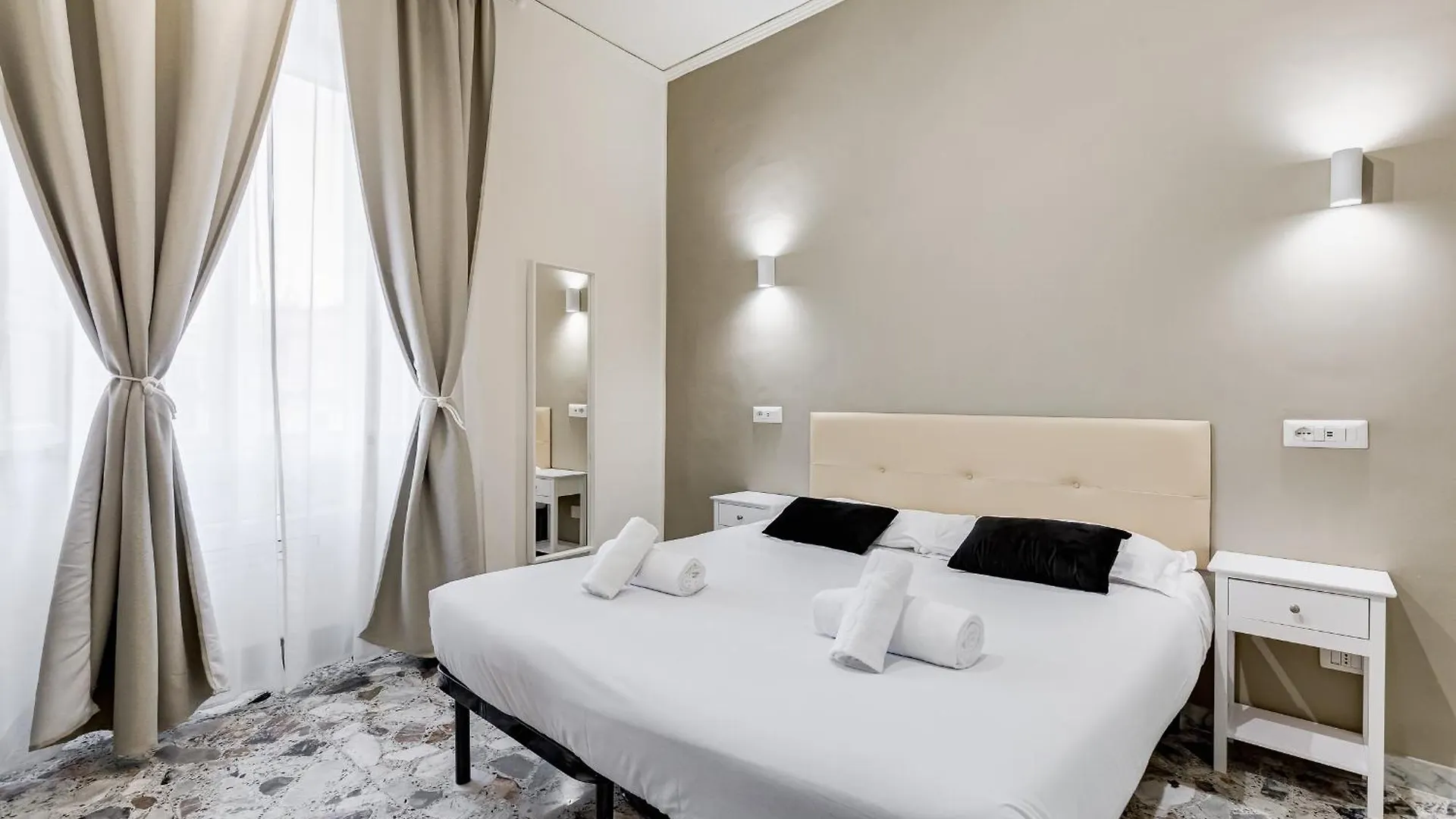 Vivilo Collection - San Vito View Apartment - 3 Bdr 2 Baths Rome
