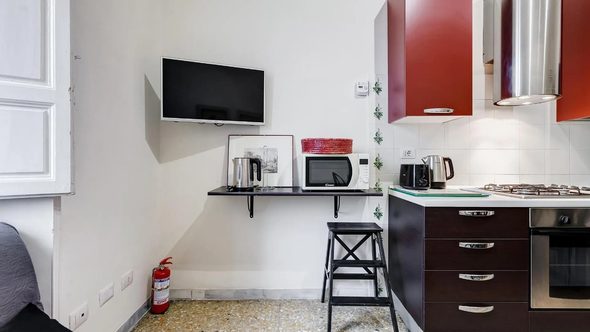 Vivilo Collection - San Vito View Apartment - 3 Bdr 2 Baths Rome