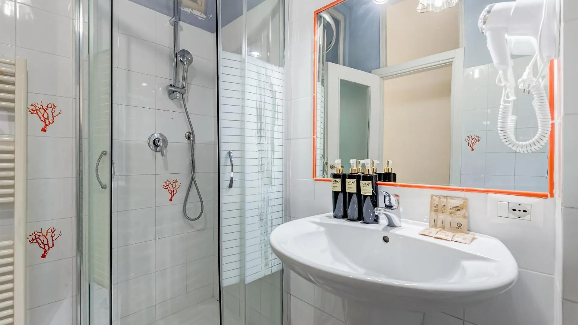 Vivilo Collection - San Vito View Apartment - 3 Bdr 2 Baths Rome