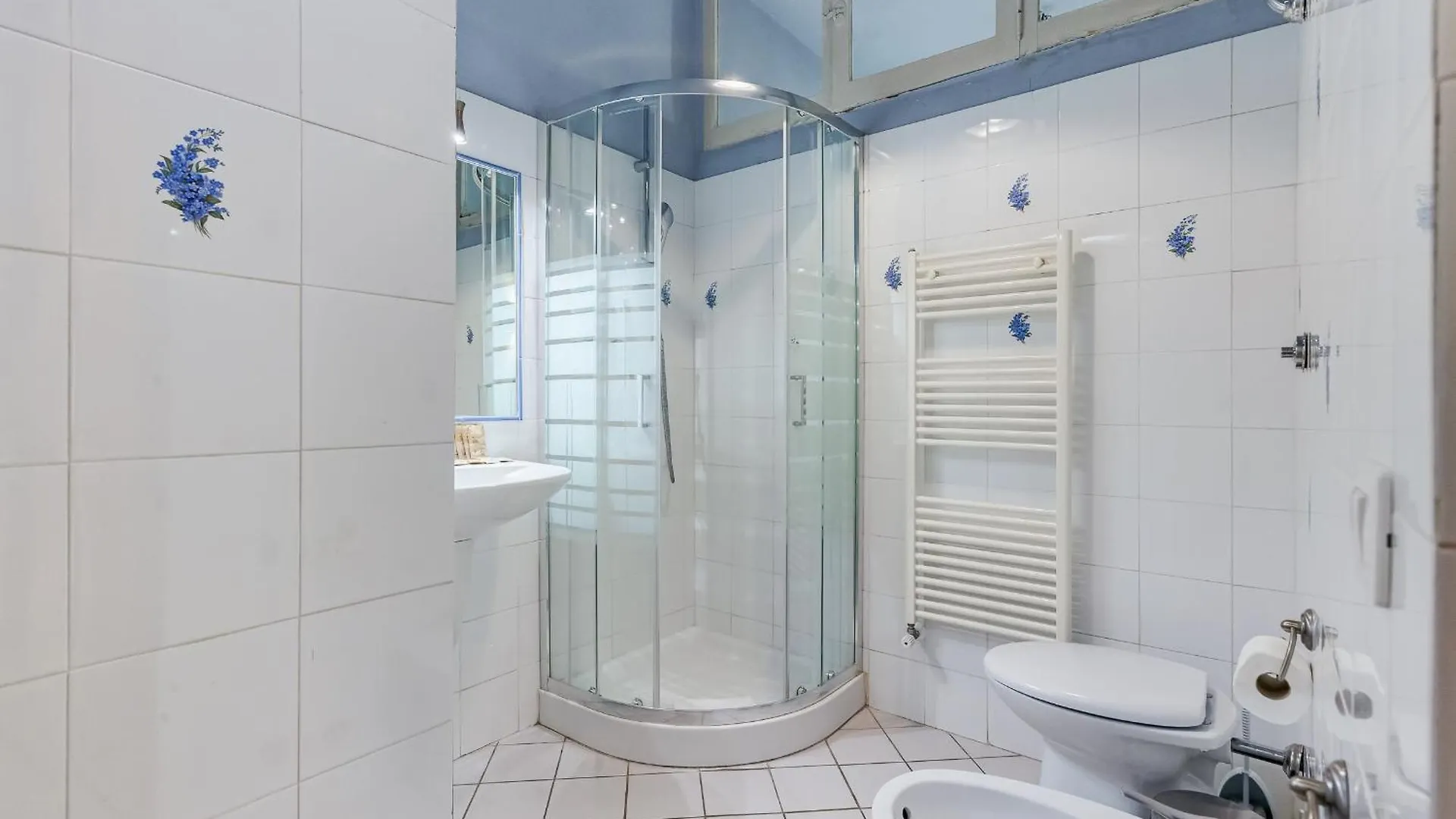 Vivilo Collection - San Vito View Apartment - 3 Bdr 2 Baths Rome 0*,  Italy